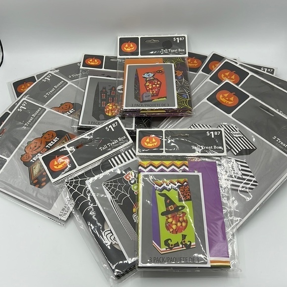 HALLOWEEN HUGE TREAT BAGS BUNDLE BRAND NEW - Picture 1 of 9